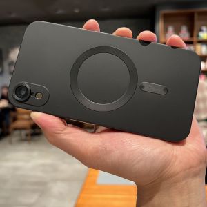 Ultra-Thin Silicone Magnetic Absorption Magsafe Wireless Charging Pure Black Dirt-Resistant Phone Case for  XR Couples