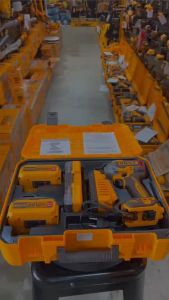 SUPER INGCO รุ่น COSLI240966 Combo Set ชุดไขควงกระแทก พร้อมชุดดอกไขควงกระแทก 31 ชิ้น แรงบิด 285 NM.