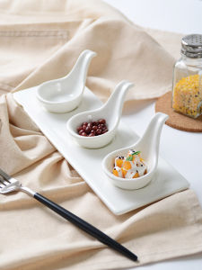 บริสุทธิ์ สีขาว จานเซรามิคเครื่องครัวสไตล์นอร์ดิกรูปร่างไม่สม่ําเสมอผักและจานซอสสไตล์นอร์ดิก ลำลอง เครื่องรับประทานอาหาร