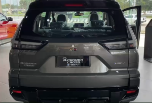 ไฟท้าย XPANDER HEV LED สีดำ Smoke Mitsubishi มิตซู แท้ เบิกศูนย์