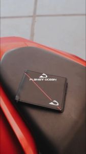 Dompet Lipat Pendek Pria Planet Ocean Warna Hitam List Diagonal