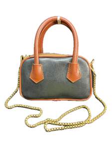 Tas wanita tali rantai warna burgundy dan hitam bahan pu leater ukuran kecil P 18 T 13 l 6 cm