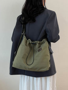 Fashionable Multi-Use Womens Tote Bag 2025 New Style Large Capacity Travel Leisure Crossbody Cloth Bag for Commuting And Classes