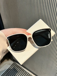 แว่นกันแดดทรงสี่เหลี่ยม แว่นกันแดดแฟชั่นสำหรับผู้หญิงในช่วงฤดูร้อน ป้องกันแสงแดด หน้าใหญ่ กระชับใบหน้า แว่นกันแดดแบบทันสมัย ความหนา 1.5mm