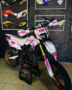 DECAL STIKER FULLBODY D-TRACKER 150 BAHAN MAXDECAL SUPERGLOSSY PREMIUM BEBAS CUSTOM