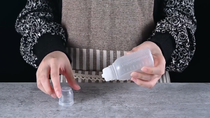 Squeeze Sauce Bottles Mini Squeeze Bottle With Lid Portable Salad Ketchup Dispenser Condiment Bottle Kitchen Accessories