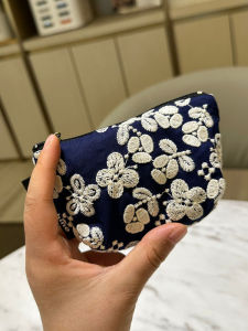 Delicate Embroidered Mini Cotton Fabric Clutch for Women Jewelry Lipstick ID Card Storage Bag Compact Portable Organizer