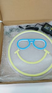 ป้ายไฟ LED หน้ายิ้มแว่นตา ประหยัดไฟ แบบพกพา ใช้ปลั๊กไฟบ้าน