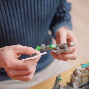 Mainan Konstruksi LEGO: Set Mainan LEGO Indiana Jones 77015 (1545 Kecil)