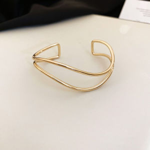 Fashionable Minimalist Cross Wave Bracelet Luxury Sensation Arm Candy Alloy Embedded Artificial Gemstone New Arrival