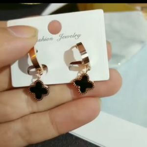 [BAYAR DI TEMPAT] Anting Bunga Semanggii Cloverr Anting Titanium Asli Anti Karat Tidak Luntur