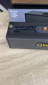 ลำโพงบลูทูธ รุ่น M18 ดอก2.5นิ้ว2ดอก กำลังขับ10W2ดอก รองรับUSB TF สามารถเชื่อมได้2ตู้ ทรงยาวสวย เสียงเบสแน่น เพิ่ม-ลดเสียงได้ มีให้เลือก2สี