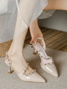 รองเท้าส้นสูงหัวแหลมแบบหัวเข็มขัดสำหรับผู้หญิง ทรงสวมสบาย สวมใส่กลางแจ้ง ทรงหัวแหลม ทรงหัวเข็มขัด สวมใส่สบาย สไตล์เกาหลี