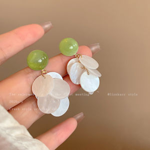 Avocado Green Shell Earrings Womens Summer Dopaamine Suitable Vacation Style Beachside Drop Earrings Korean Fashion Jewelry