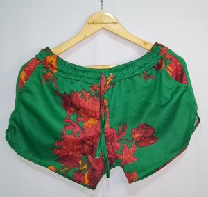 PLUS SIZE WALKING SHORTS PRINTED