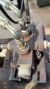 สายไฮดรอลิค 2 ชั้น 1/2" ผิวมัน หัวสาย NJ/GJS ยาว 1.3 - 2.0ม 2SN-08 เกรดพรีเมียม สายนำเข้าอเมริการ ย้ำหัวในไทย รับประกันคุณภาพสูง