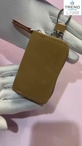 TRUSTY  กระเป๋าใส่กุญแจรถยนต์ กระเป๋าใส่รีโมทรถยนต์ หนังแท้ 100% เเบบซิปรูด พกพาสะดวก เนื้อนุ่ม ให้ผิวสัมผัสดี สำหรับผู้ชาย ผู้หญิง  car key holder bag 100% genuine leather car key case No.3605