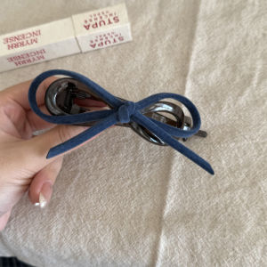 Vintage Milk Velvet Hair Claw Womens Butterfly Knot Twist Hair Clip Shark Jaw Hair Clip Fashionable Korean Style Acrylic Banana Clip