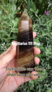 Trụ flourite phân tầng nâu vàng cao 12cm không đế