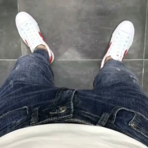 Celana Jeans Cowok Terbaru 2025: Pilihan Slim Fit & Straight