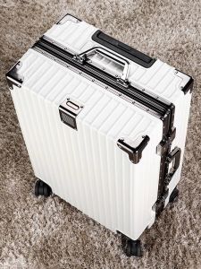 Aluminum Frame Luggage Suitcase Large Capacity 28 Inch Travel Bag for Students And Business People with Universal Wheels