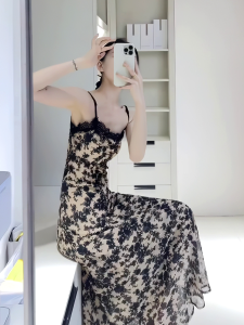 Váy Dài Không Tay Hở Lưng Ren Viền Cổ Điển Mới Mùa Xuân Cho Nữ Váy Midi Ôm Vừa Vặn Họa Tiết Hoa Nối Ghép