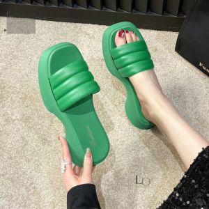 QKKshop ส่สบาย มีเสริมส้นด้วยนะจ๊ะ คือเริ่ดอ่ะ ไม่มีจะได้หรอแม๊💖🔥ใส่แล้วเดินสบาย ไม่ต้องทรมาณเพื่อความสวย 🚚สั่งเลยก่อนของจะหมด