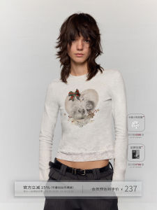 เสื้อยืดแขนยาวทรงสลิมฟิตพร้อมลายผีเสื้อ 3 มิติ ขอบลูกไม้ สำหรับผู้หญิง ฤดูใบไม้ร่วง 2024 ผลิตจากผ้าฝ้ายและยางยืด