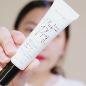 ครีมกันแดด Twice Times Sunscreen กันแดดเนื้อน้ำ แพลงก์ตอน ปรับสีผิวกระจ่างใส ไม่วอก ไม่ลอย ไม่เป็นคราบ SPF50 PA+++