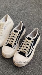 Sepatu Sneakers Wanita Kanvas Import Trendy Terbaru GMN066