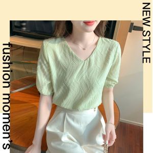 LHMoonlight พร้อมส่งมากแม่ 🛫 เสื้อแฟชั่นสไตส์เกาหลี เสื้อสวยสวยสำหรับคุณผู้หญิง งานเก๋งานปังงานเข้าใหม่ มี 4 สีให้เลือก สีคือละมุนมากจ้า รีบมาจัดเลยห้ามพลาดน้าาา 🥰