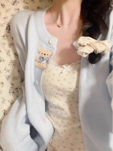 เสื้อคาร์ดิแกนสเวตเตอร์สีน้ำเงินสำหรับผู้หญิง แขนยาว ทรงสั้น นุ่ม สไตล์ฤดูใบไม้ร่วง/ฤดูหนาว เสื้อผ้าทำงานสไตล์เกาหลี ทรงเข้ารูป