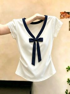 NUMEN BUTTON | Lace Contrast V-neck Bow T-shirt