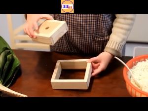 Khuôn làm bánh chưng bằng gỗ thông tự nhiênBộ khuôn gói bánh chưng tiện lợi