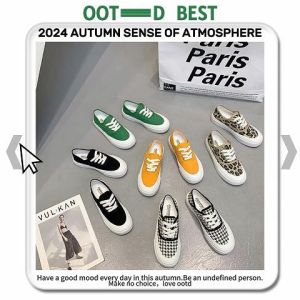 Qkkshop พร้อมส่งทั่วไทย รองเท้าผ้าใบแฟชั่น ดีไซน์น่ารักมากๆ มีให้เลือก 4 สีเลยนะ ทำจากวัสดุคุณภาพดี กันลื่นให้แน่นๆ ราคาคือถูกมาก จิ้มในตะกร้าได้เลยค่าา