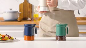 HTW shop Moisture-proof Glass Seasoning Bottle Spice Jars Salt Pepper Shakers Seasoning Spice Containers for Powders