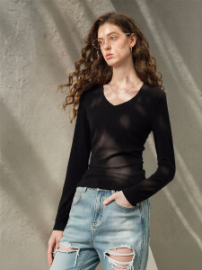 Toyouth | Nougat Base V-Neck Slim Wool T-Shirt