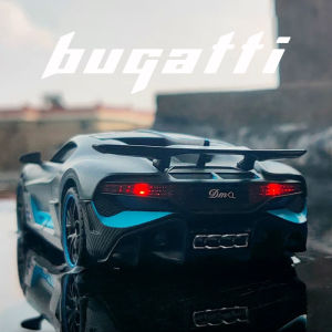 1:32 Scale Bugatti Divo Alloy Car Model Diecast Car Sound Light Car Lovers Collection Kids Birthday Gift Metal Boys Toys