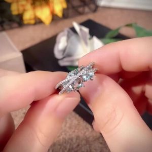 Huitan Unique Blue CZ Cross Rings for Women Newly Designed Wedding Accessories Luxury Trendy Female Rings Party Jewelry Anillos