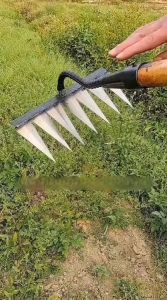 5/6/7/8 Teeth Carbon Steel Garden Hand Rake Farm Tool Weeding Scarifier Agricultural Nail Harrow Metal Harrow Garden WeedingTool