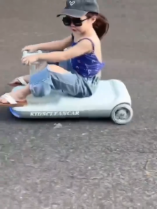 Sliding toy car electric Twist Car Adults Can RideAnti-TipDrifting KartPopular Floor Dragging Drift Car Long Battery