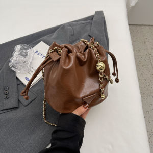 Fashionable Versatile Folded Womens Bucket Bag Commuter Crossbody Bag Simple Design Autumn Winter New Arrival Commuter Bag