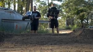 รถบังคับ LOS01026T1 1/18 Mini LMT Grave Digger 2S 4X4 RTR Brushed Monster Truck (Battery & Charger Included) LOSI