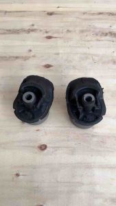 TKD บูชคานหลัง  ได้ 2 ตัว TOYOTA ALTIS  ZZE141 ปี 2008-2013 สินค้าแท้ๆ หลุด ไม่มีห่อ รหัส 48725-02310