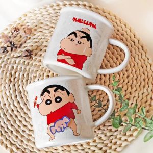 Crayon Shin-chan แก้วน้ำ แก้วน้ำเซรามิก น่ารักมาก ถ้วยน้ำสำหรับใช้ในบ้าน ถ้วยน้ำน่ารัก แก้วน้ำอะนิเมะ