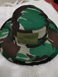 Topi Rimba Velbed