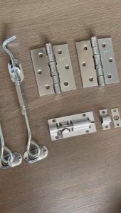 Paket Lengkap Jendela Engsel 3 Inch Tebal Grendel 2 inch Pengunci dan Hak Angin Penyangga Jendela 20cm