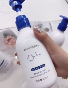 300ML Niacinamide Body Wash Perfume Lasting Whitening Body Wash Shower Gel Reduces Dullness Darkness Shine Smooth Skin Refreshing Gentle Non-Sticky Body Wash Shampoo Gel Sabun Pencuci Badan Mandian Harian Murah Tahan Lama Mesra Mpemutih Kulit 烟酰胺沐浴露香水持久留香