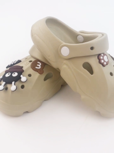 [🚚จัดส่งจากกรุงเทพฯ] รองเท้าถ้ำสำหรับเด็ก รองเท้าสไตล์น่ารักพร้อมรูปแบบลูกถ่านหินคาร์ตูนเหมาะสำหรับเด็ก 4-10 ปี