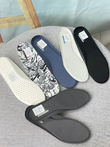 เปลี่ยนขนาดใหญ่ขนาด 39-48 รองเท้าผ้าใบผู้ชาย Insoles สุ่มสีหน่วยความจําโฟมเบาะหนาคุณภาพสูงเปลี่ยน Insoles